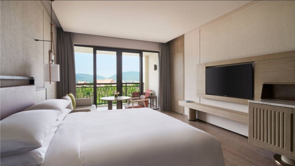 Deluxe Scenic Room, Sanya Marriott Yalong Bay Resort & Spa 5*
