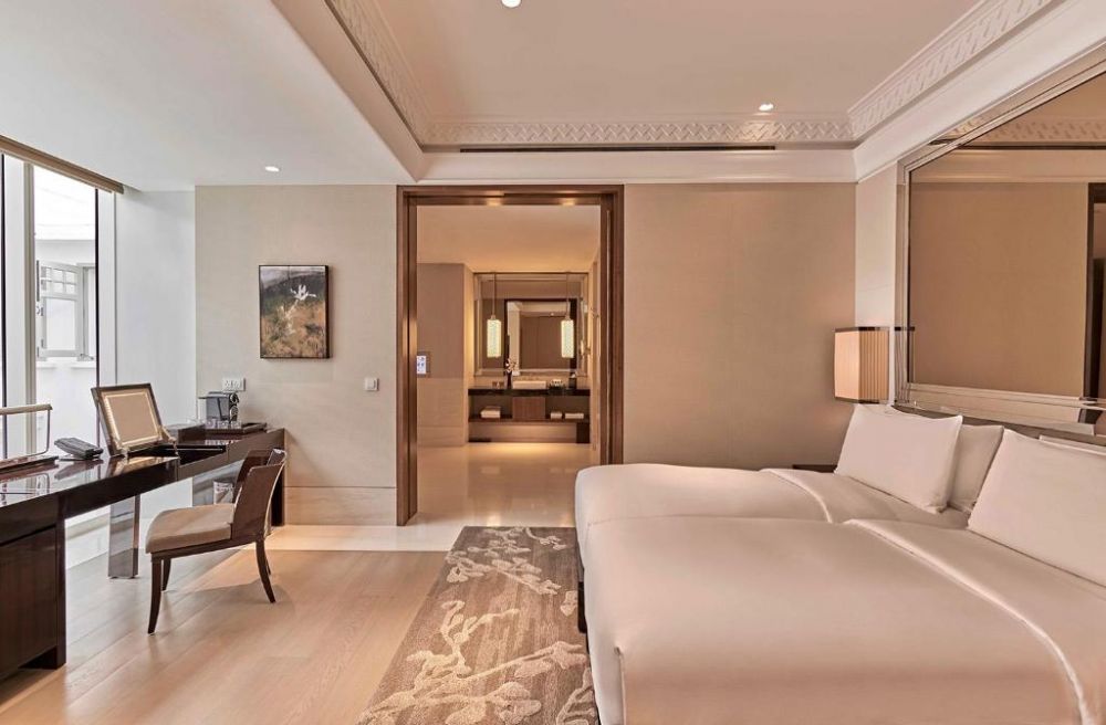 Grand Deluxe Room, The Capitol Kempinski Hotel Singapore 5*