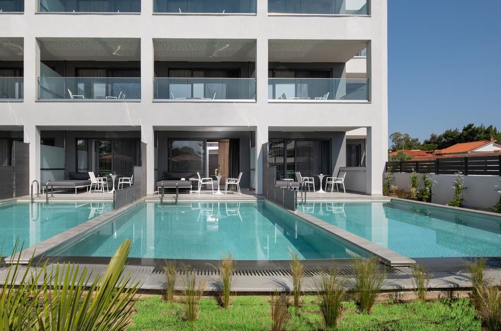 Luxury Apartment with Pool, Lagomandra Beach Hotel 4*