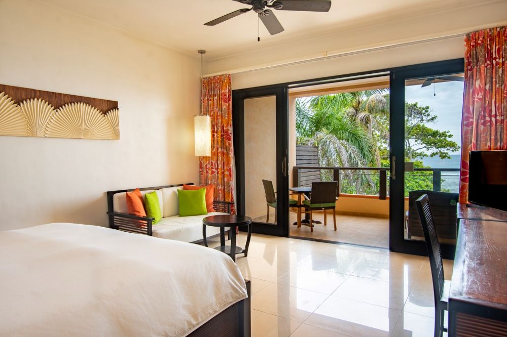 King Deluxe Room With Ocean View, DoubleTree by Hilton Seychelles - Allamanda 4*