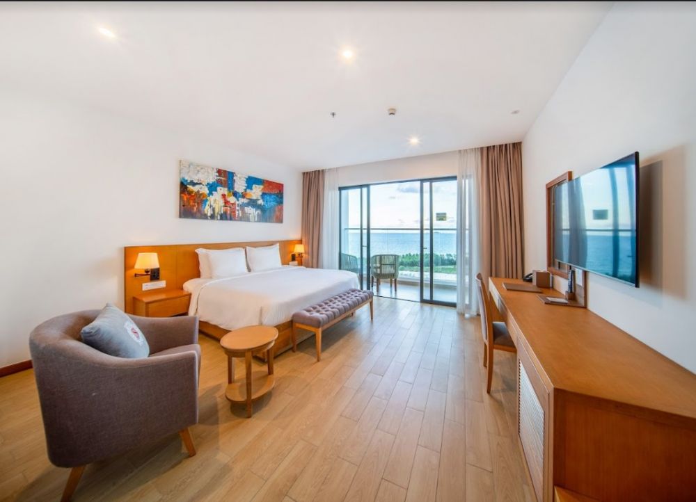 Premier Deluxe With Balcony, Selectum Noa Resort Cam Ranh 5*