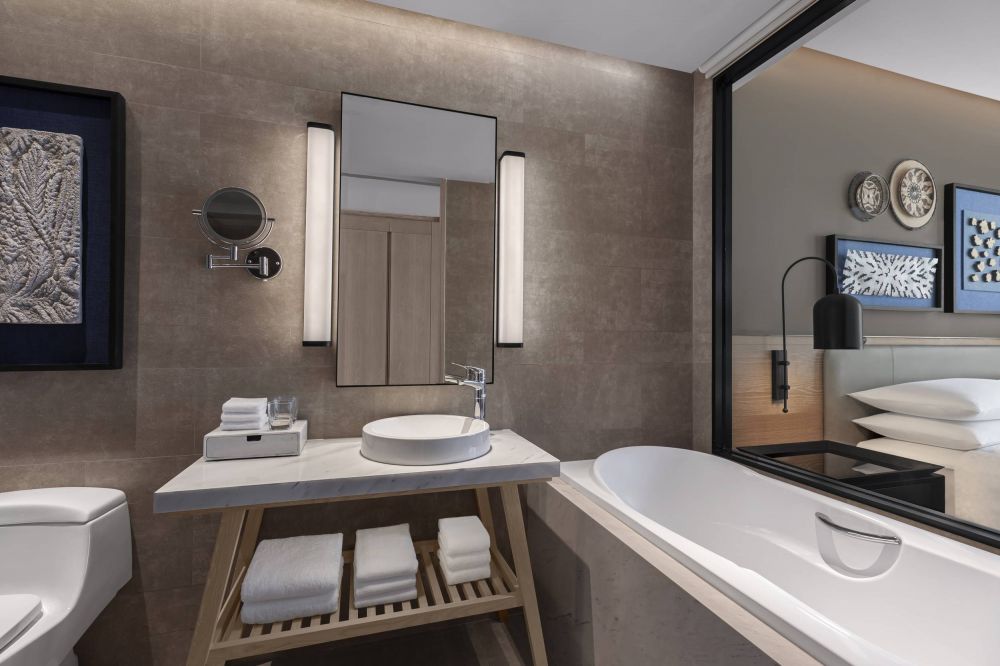 1 Bedroom Suite /Pool Access, Four Points By Sheraton Phuket Patong Beach Resort 5*
