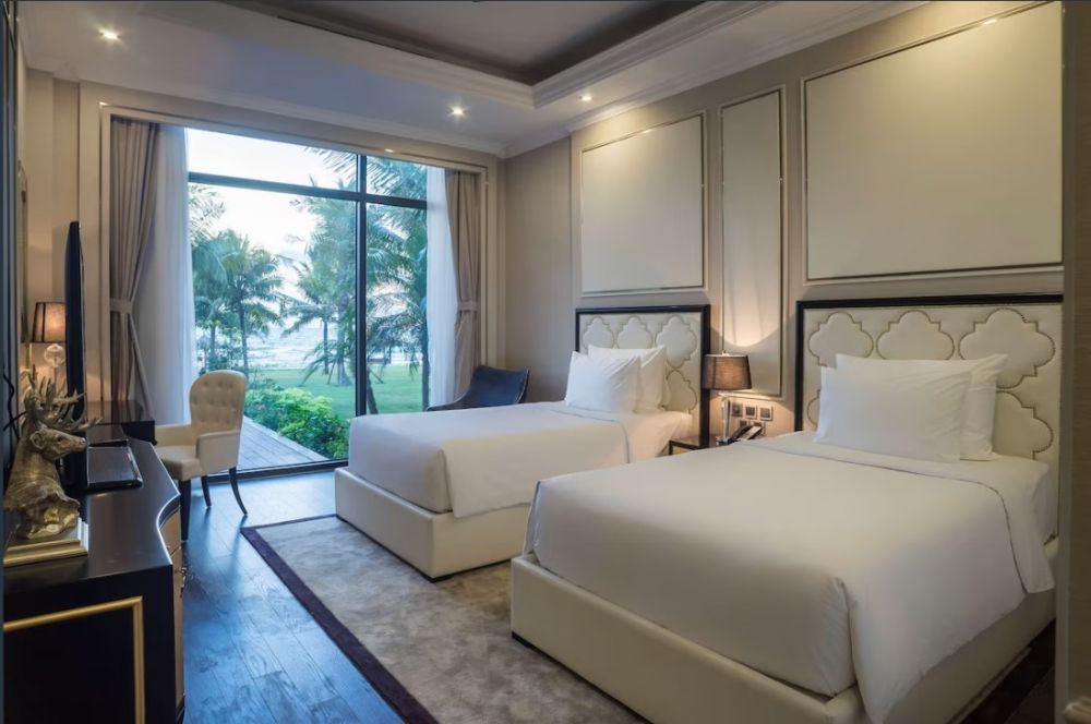 3 Bedroom Sapphire Beach Villa, Radisson Blu Resort Phu Quoc 5*