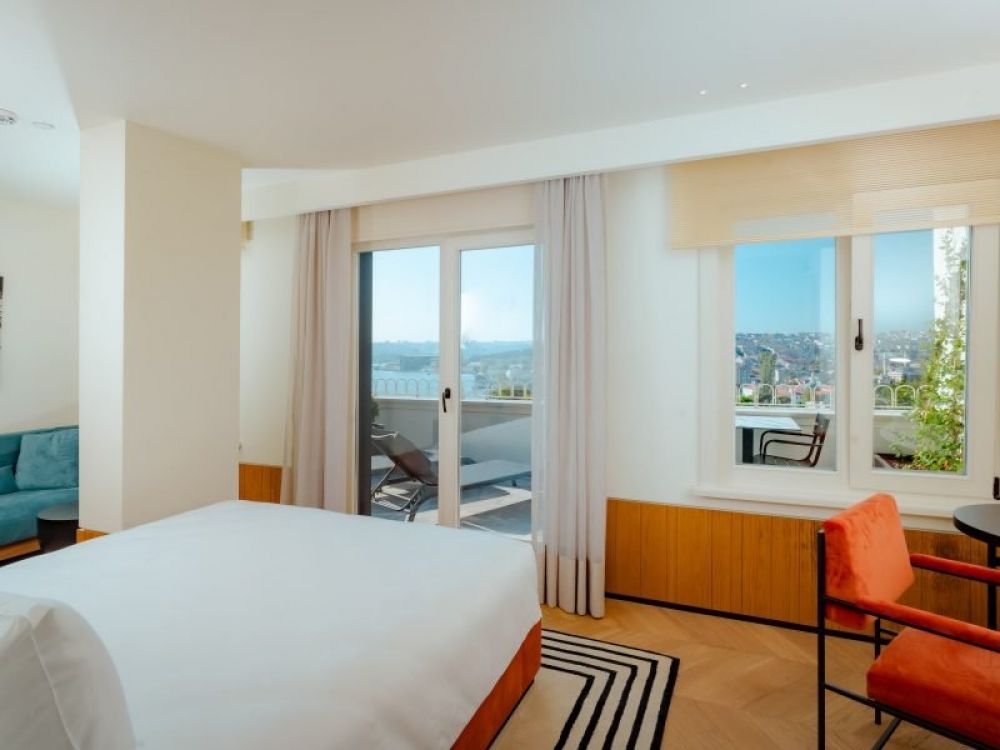 Deluxe Room With Balcony/ With Terrace, The Gift Hotel 4*