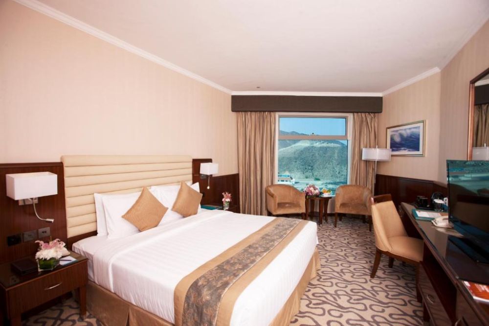 Panoramic Suite, Oceanic Khorfakkan Resort & SPA 4*
