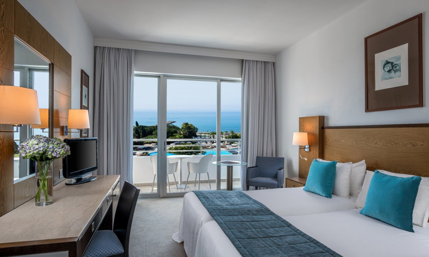 Deluxe Sea View, Mediterranean Beach Hotel 4*
