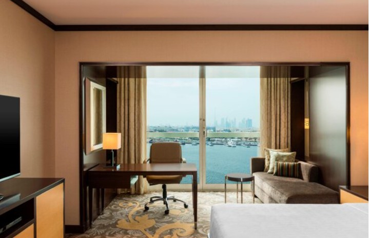 Deluxe / Club Creek View, Sheraton Dubai Creek Hotel & Towers 5*
