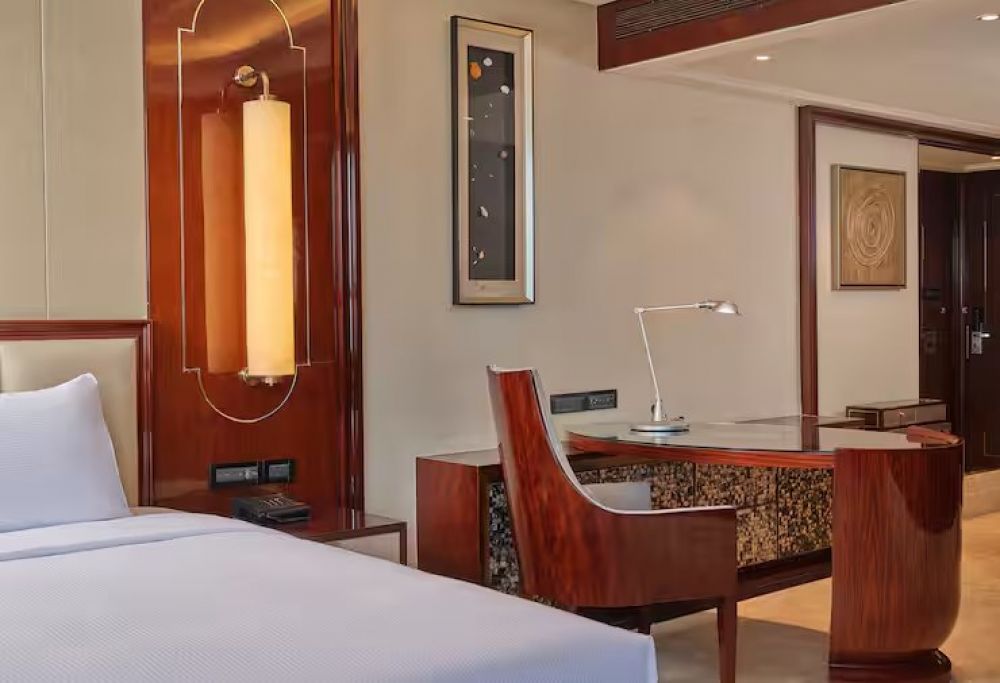 Twin Guest Room, DoubleTree by Hilton Sanya Bay 3*