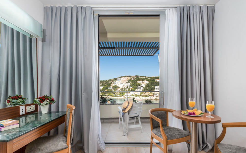 Superior room with balcony and sea view, Uvala Hotel 4*