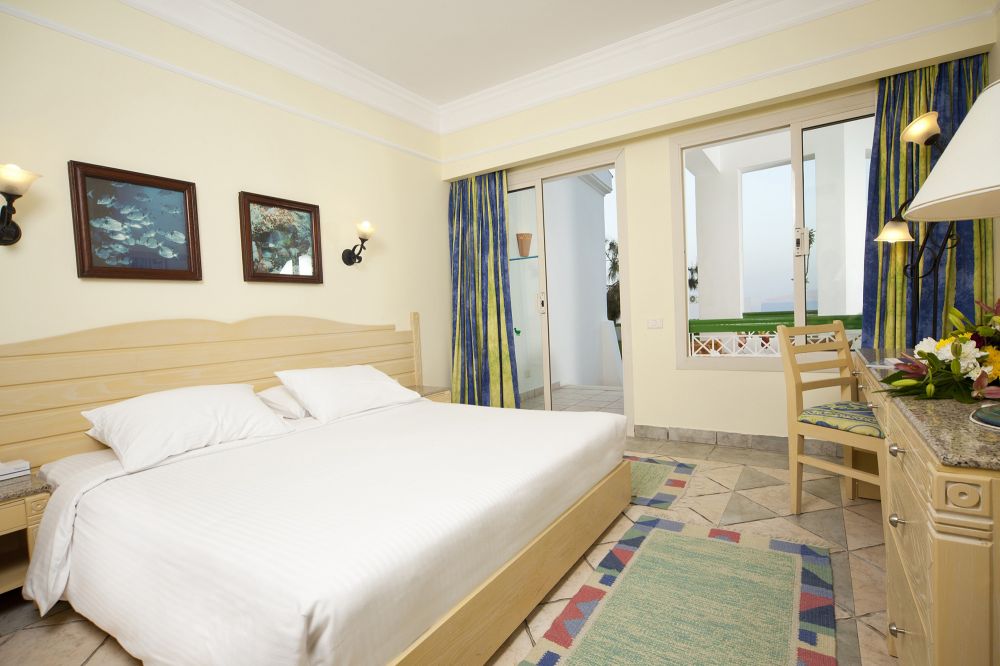 Premium Suite, Coral Beach Resort Tiran 4*
