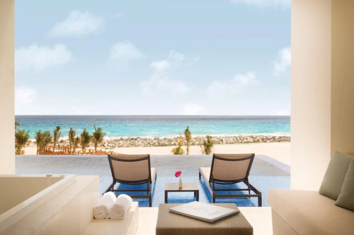 Turquoize Sky Swim Up Ocean Front Master Double/ King, Hyatt Ziva Cancun | Adults Only Section 5*