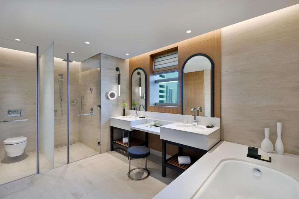 Junior Suite, Doubletree by Hilton Dubai Business Bay 4*