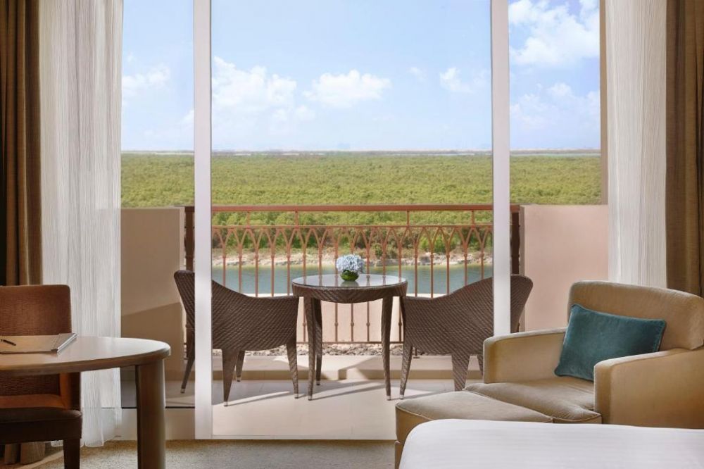 Deluxe Balcony/ Mangroves Room, Anantara Eastern Mangroves Abu Dhabi 5*