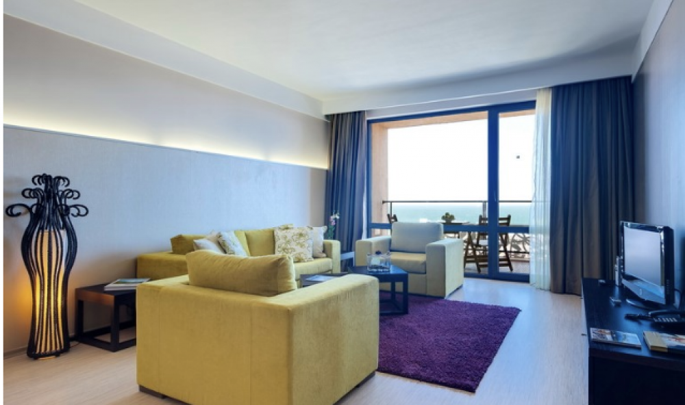 Residential 1 Bedroom App Pool View, Barcelo Royal Beach 5*