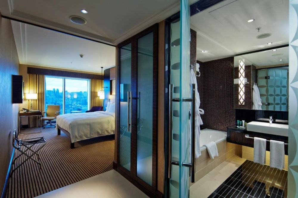 King Deluxe Room, Hilton Baku Hotel 5*