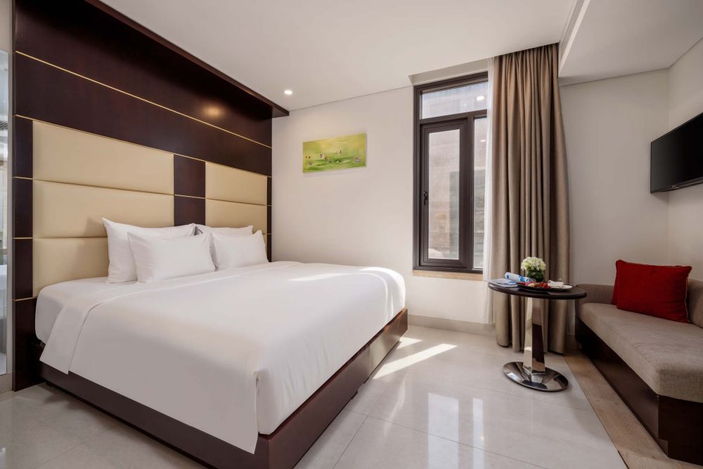 Deluxe Partial Ocean View, Holiday Beach Hotel Danang 4*