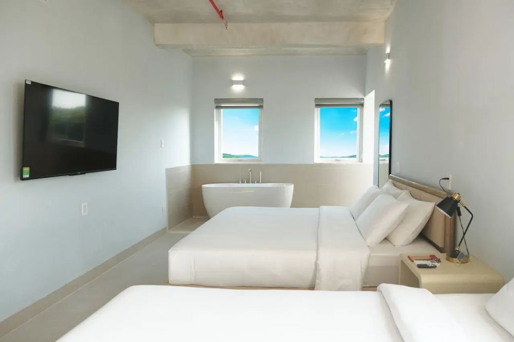 Suite TRPL Sea View, The Up Phu Quoc 4*