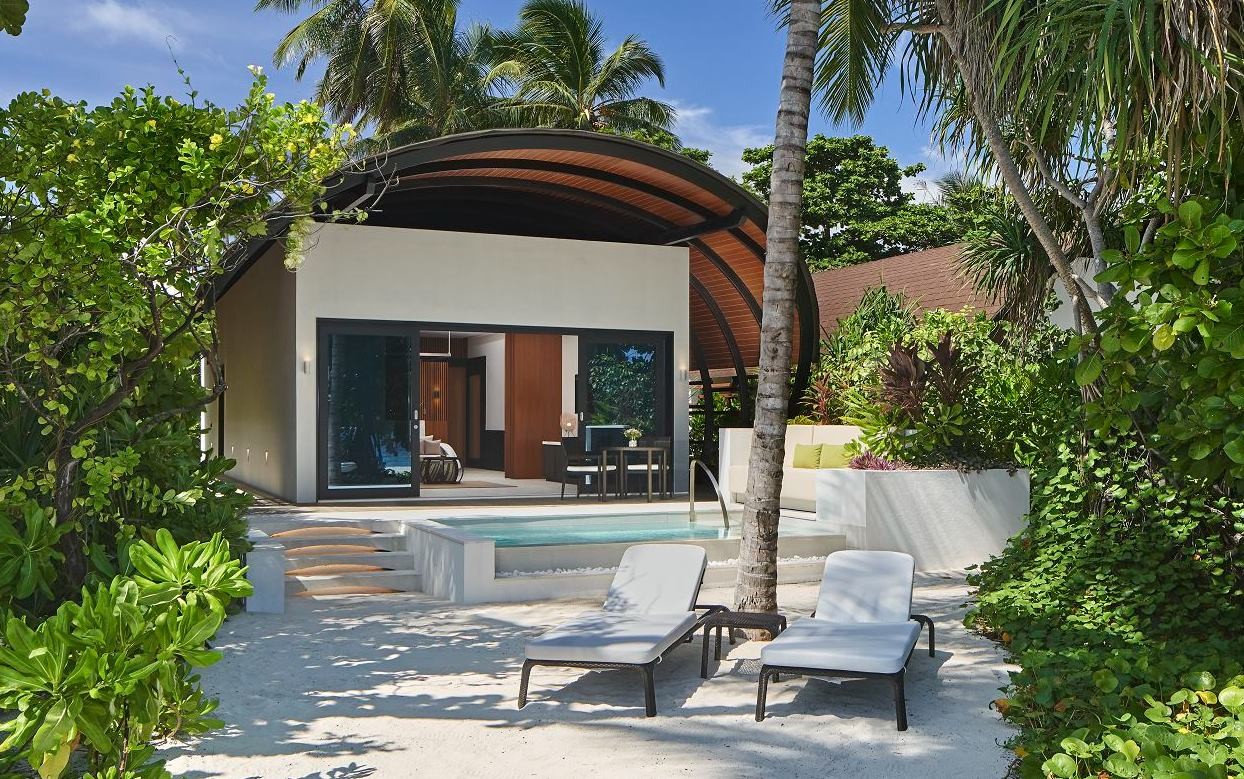 Deluxe Beach Villa Pool, The Westin Maldives Miriandhoo Resort 5*