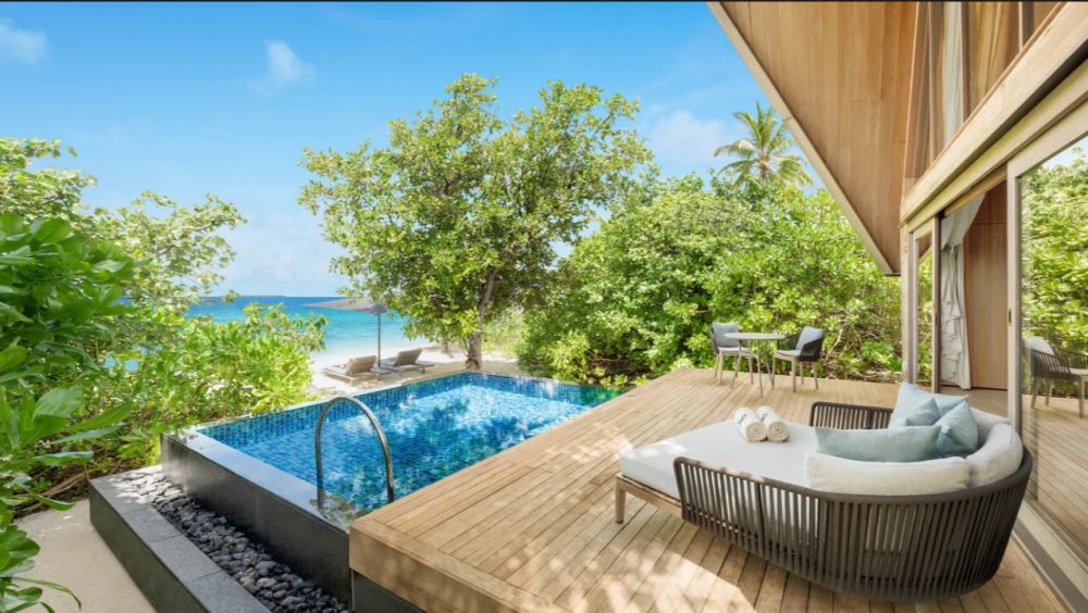 Beach Villa with Pool, The St. Regis Maldives 5*
