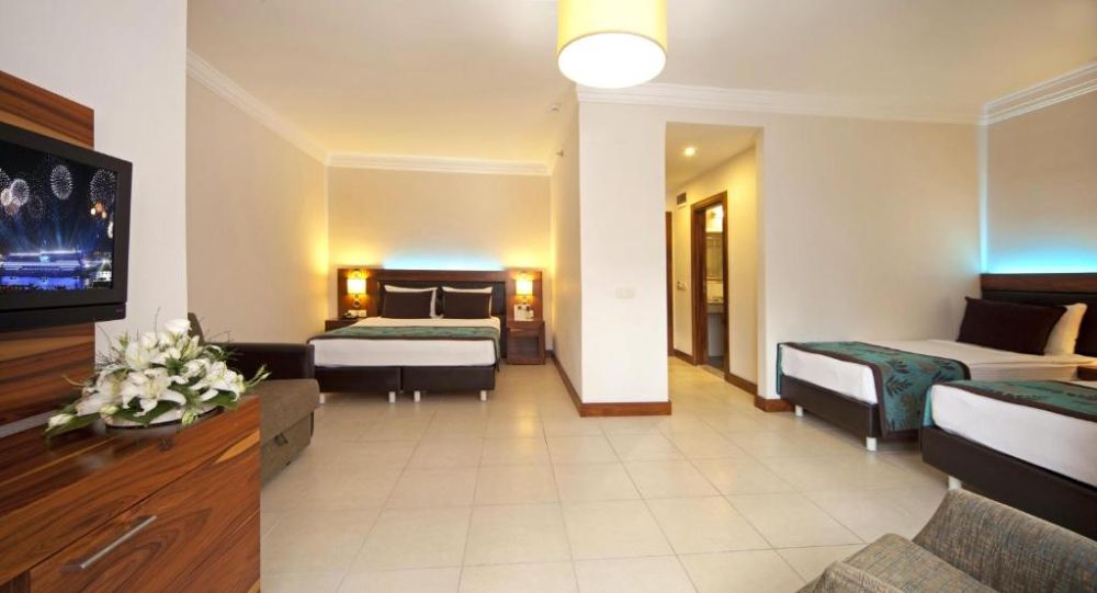 Club Suite, Xperia Grand Bali 4*