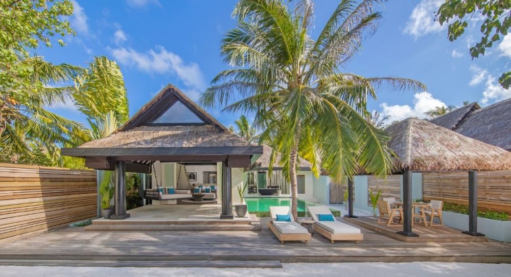 Beach House with Pool, Naladhu Maldives 5*