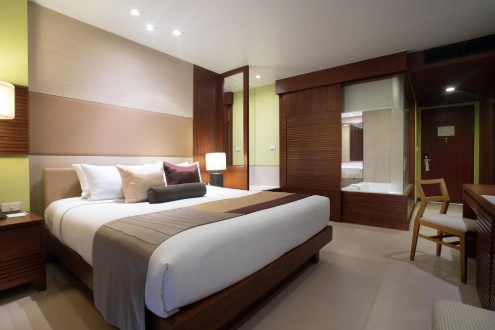 Deluxe Pool Access, Patong Merlin Hotel 4*