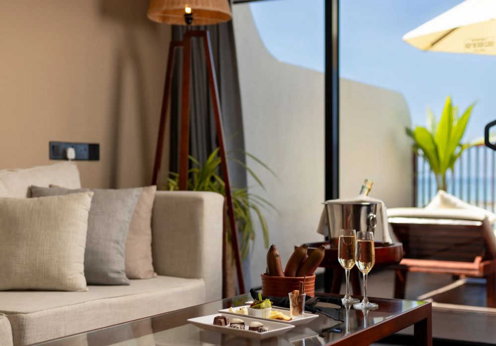 Suite, Ekho Surf 4*