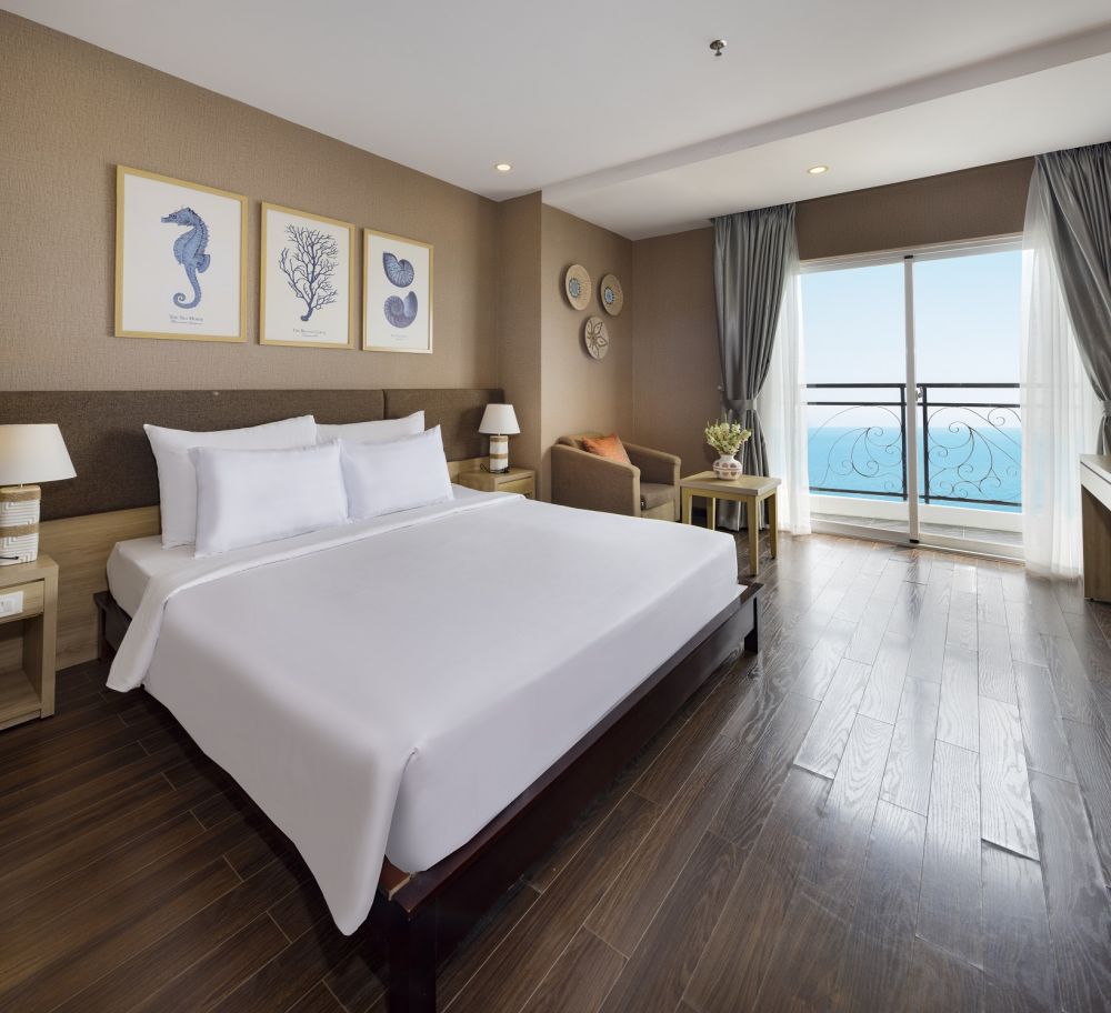 Deluxe Sea View with Balcony, DB Hotel Nha Trang 3+