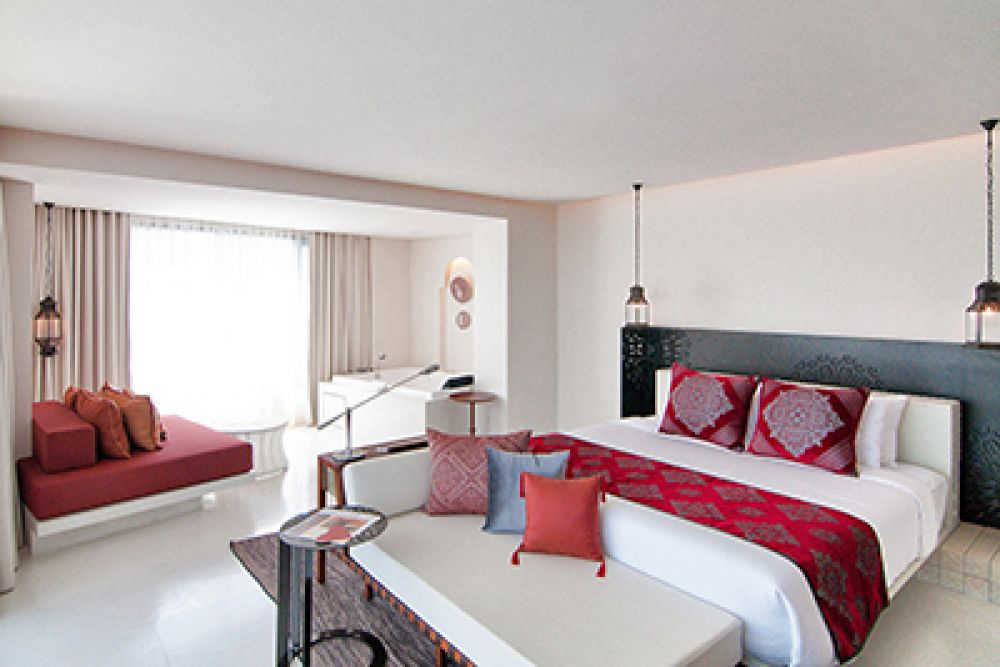 Oceanfront Suite In-Bedroom/ Balcony Jacuzzi, Marrakesh Hua Hin Resort & SPA 5*
