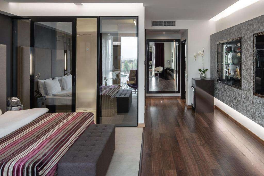 Incognito Superior Room, 11 Mirrors Design Hotel 