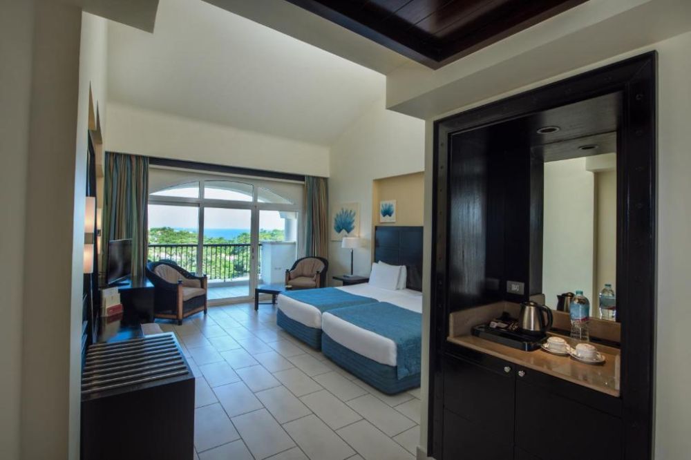 Superior Room, Reef Oasis Blue Bay 4*