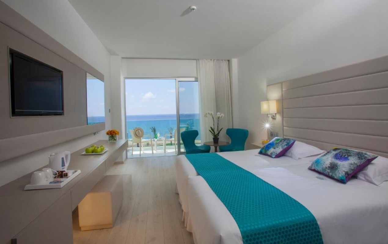 Double Room, King Evelthon Beach Hotel and Resort 5*