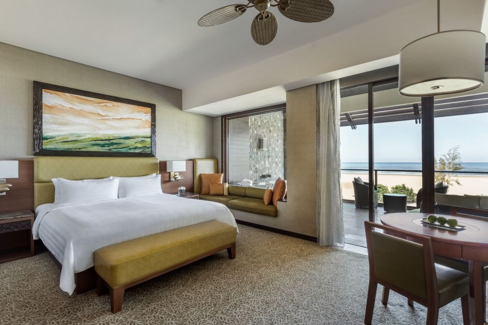 Ocean Wing Junior Suite Sea View, Shangri-La’s Rasa Ria Resort & Spa 5*