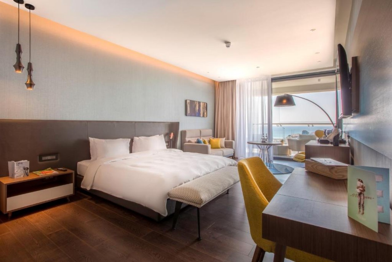 Premium Sea View, Radisson Blu Hotel Larnaca 5*