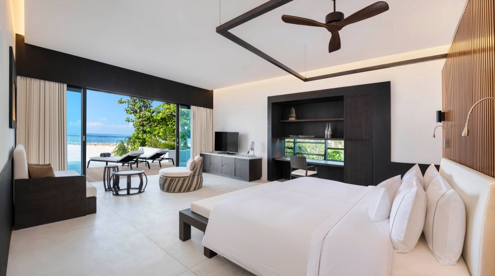 Heavenly Beach Residence Pool, The Westin Maldives Miriandhoo Resort 5*