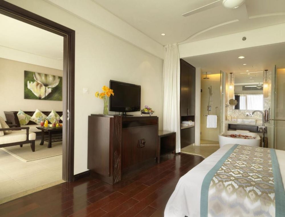 Premier Seaview Suite, Howard Johnson Resort Sanya Bay 5*