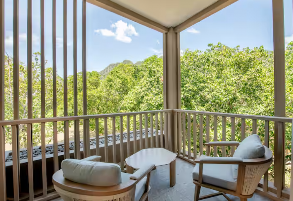 King Guest Room with Balcony, Hilton Burau Bay Langkawi 5*