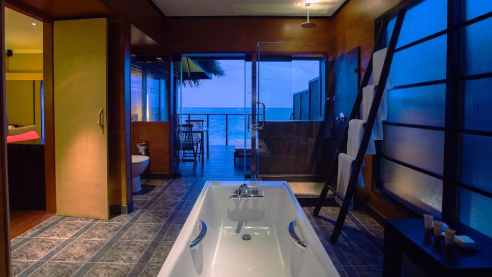Sunset Ocean Villa, Adaaran Select Hudhuranfushi 4*