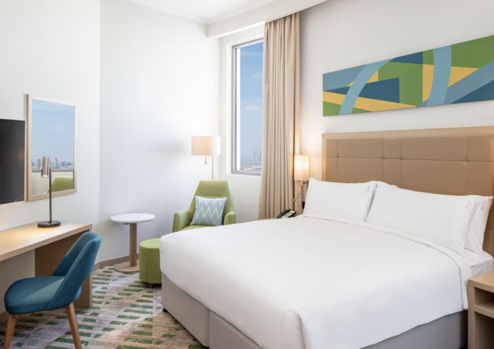 Premium Room, Holiday Inn And Suites Dubai Science Park 4*