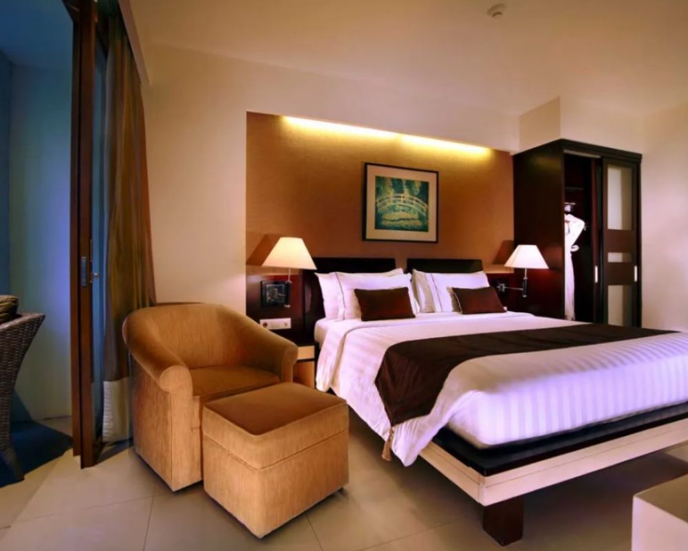 Premier Suite, ASTON Kuta Hotel & Residence 4*