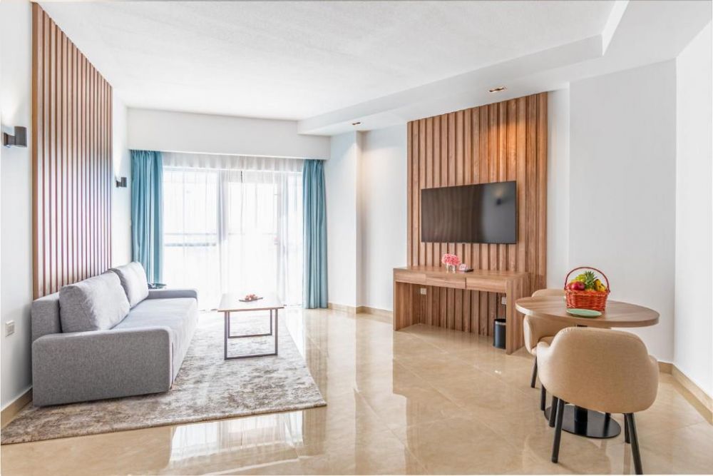 1 Bedroom Premium Apartment, Pyramisa Dubai 4*