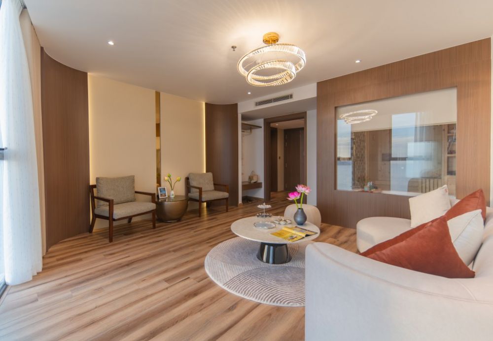 Executive Suite, Star City Hotel & Condotel Beachfront Nha Trang 4+