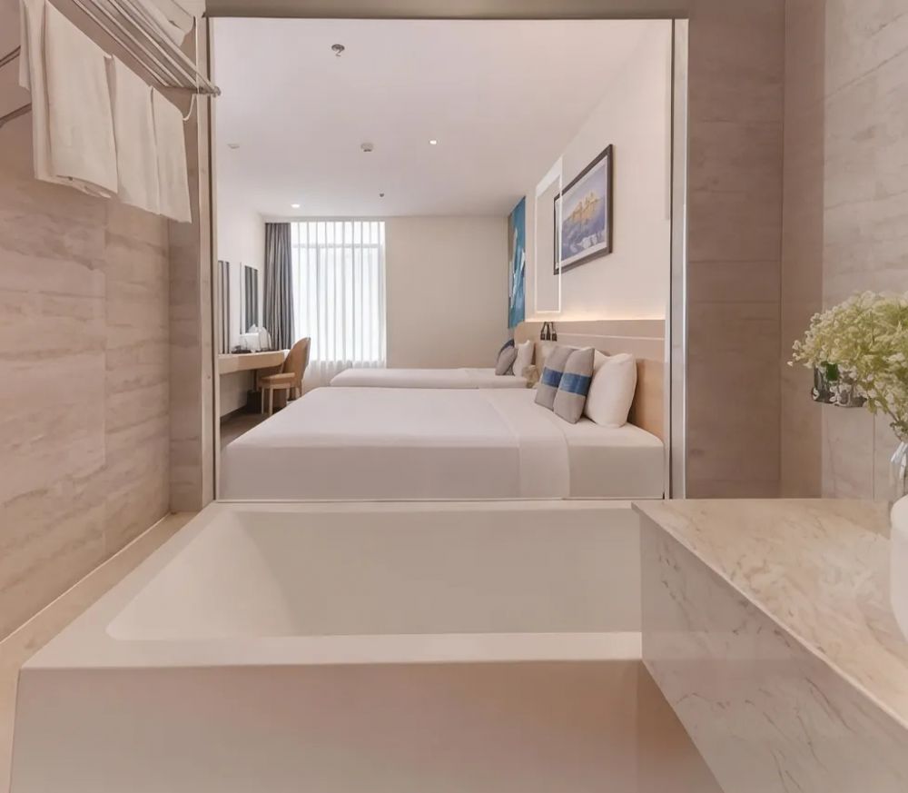 Deluxe Triple City View, Lucky Sun Hotel 4*