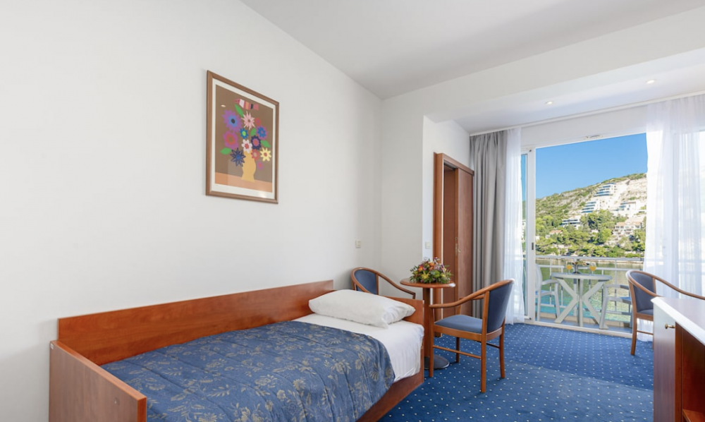 Superior Room with Balcony and Sea View, Vis Hotel 3*