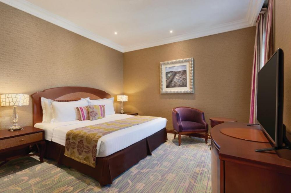 Junior Suite, Wyndham Grand Regency Hotel 5*