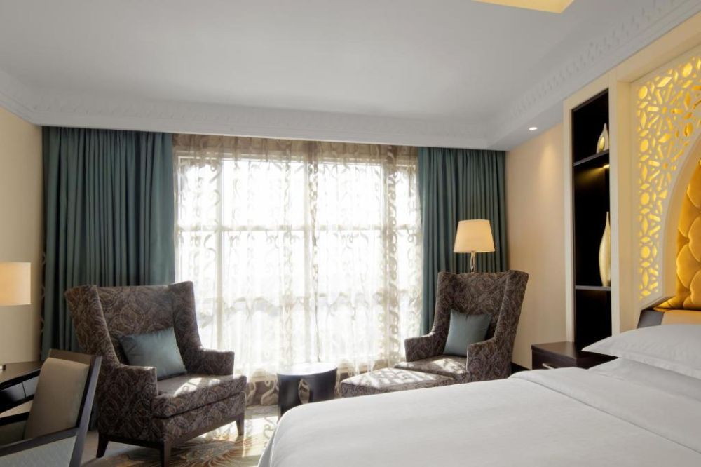 Deluxe Room City View, Sheraton Sharjah Beach Resort & SPA 5*
