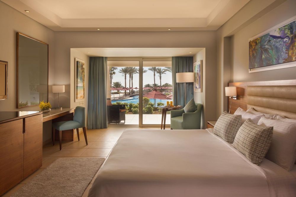 Panoramic Sea and Pool View Room (ex. grand deluxe), Grand Rotana Resort & Spa 5*
