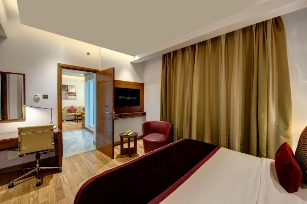 Deluxe 1 Bedroom Suite, Rose Park Hotel Al Barsha 4*