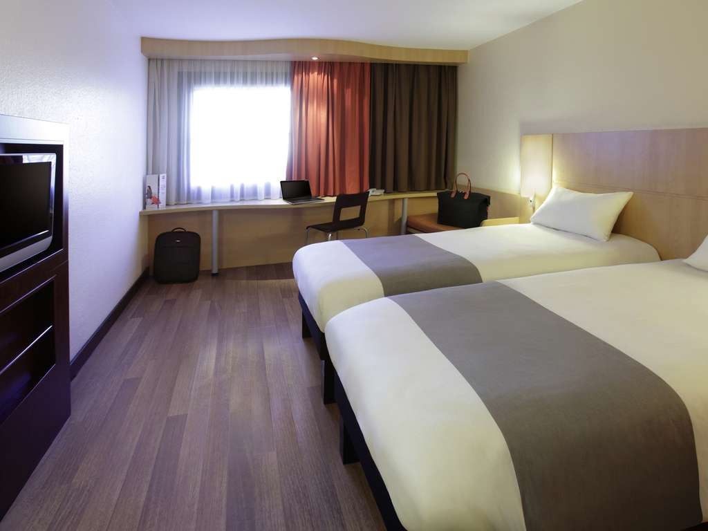 Standard, Ibis Budapest Heroes Square 3*
