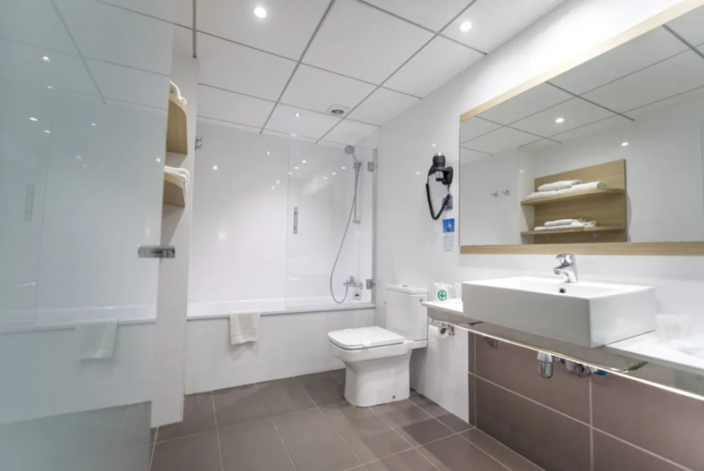 Quintiple Room, Augustus Hotel 4*